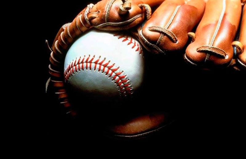 El novel pelotero Maikel Yordan Molina en lista para jugar con la MLB