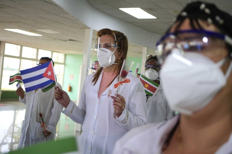 Brigada médica regresó a Cuba tras enfrentar la Covid-19 en Surinam