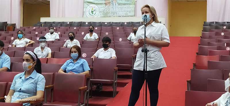 Ministro de Salud Pública y estudiantes de Medicina sostienen diálogo abierto y franco