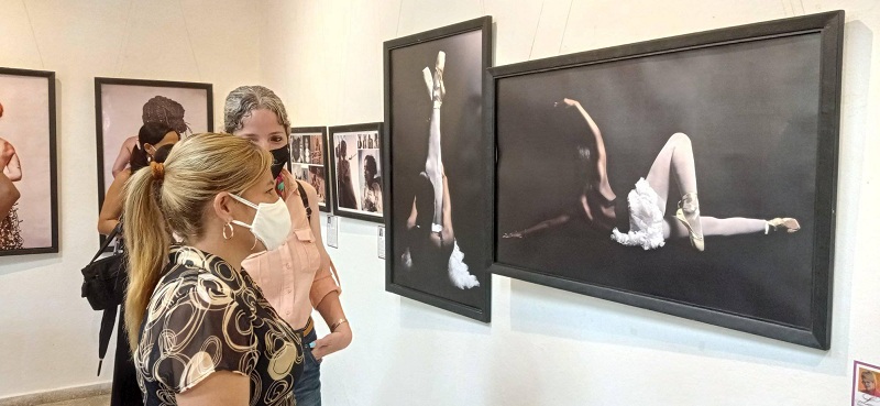 Abierta en la Uneac primera exposición colectiva de fotógrafas tuneras