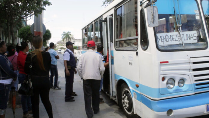 Alto y claro en debate sobre el transporte público en Las Tunas