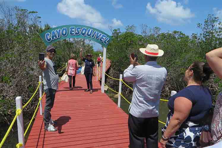Confiado ministro en desarrollo del turismo cubano Confiado ministro en desarrollo del turismo cubano