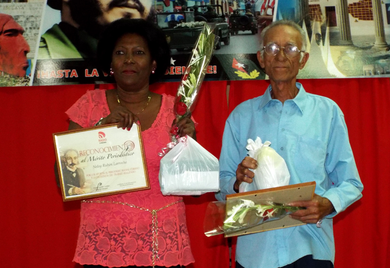 Reconocen a periodistas y medios de Las Tunas en el Día de la Prensa Cubana Reconocen a periodistas y medios de Las Tunas en el Día de la Prensa Cubana