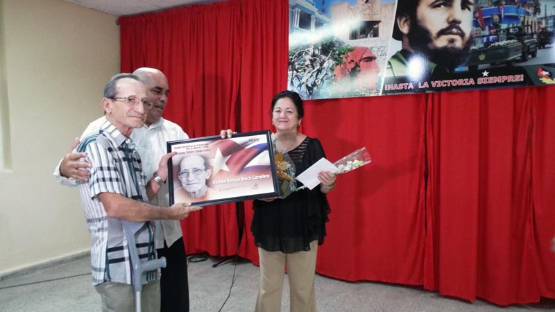 Efectúan en Las Tunas acto provincial por el día de la prensa cubana Efectúan en Las Tunas acto provincial por el día de la prensa cubana