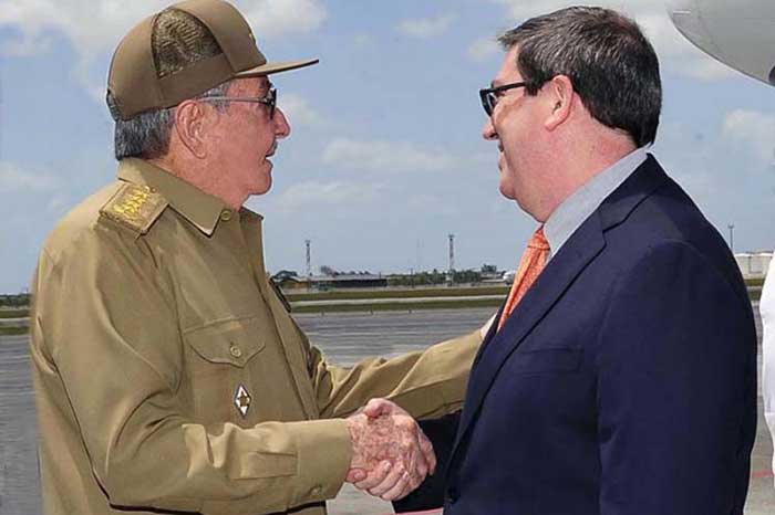 Felicita Raúl Castro delegación cubana a Cumbre de las Américas