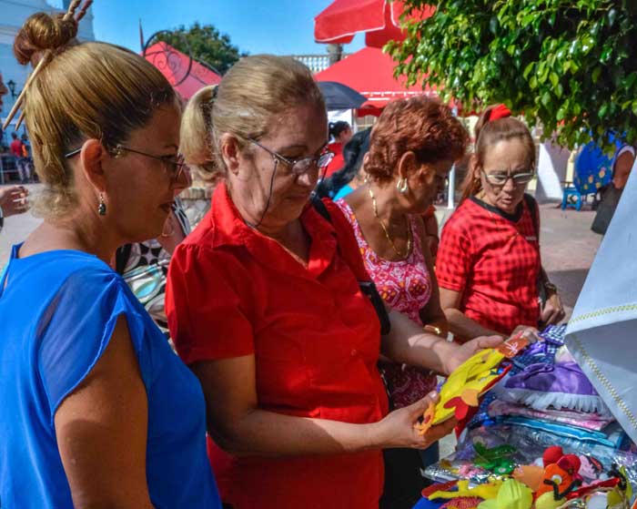 Concluye hoy en Las Tunas Feria Arte para Mamá 2018 Concluye hoy en Las Tunas Feria Arte para Mamá 2018