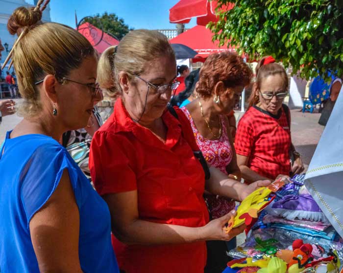 Concluye hoy en Las Tunas Feria Arte para Mamá 2018 