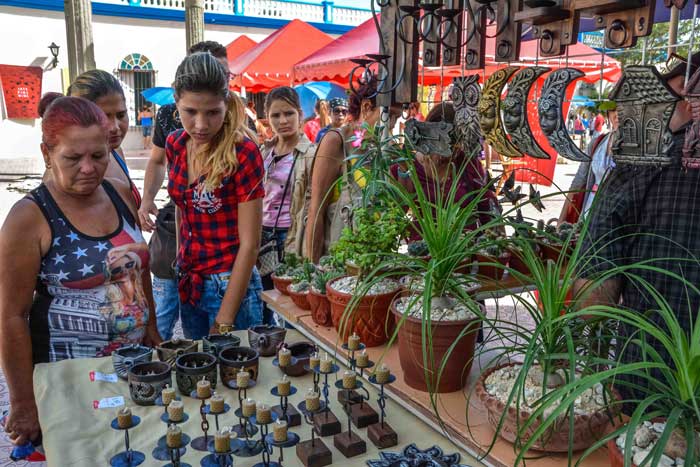 Concluye hoy en Las Tunas Feria Arte para Mamá 2018 