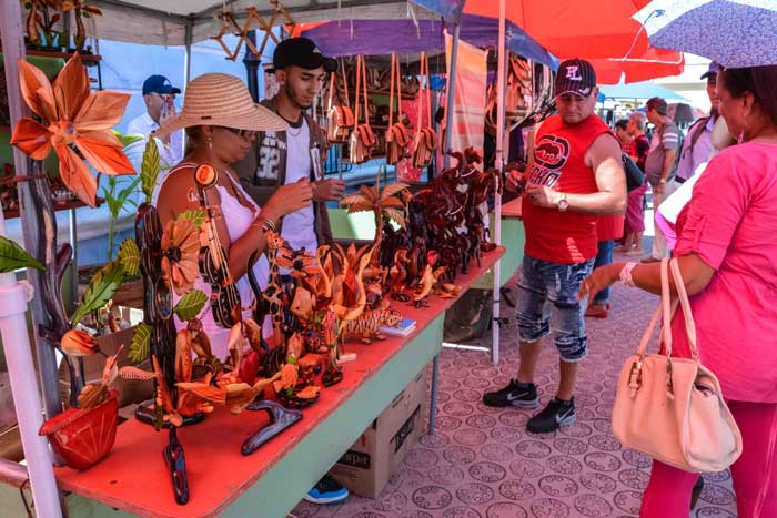 Concluye hoy en Las Tunas Feria Arte para Mamá 2018 Concluye hoy en Las Tunas Feria Arte para Mamá 2018