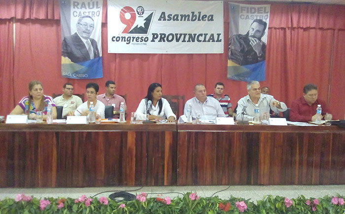 Desarrollan en Las Tunas asamblea noveno congreso de los CDR