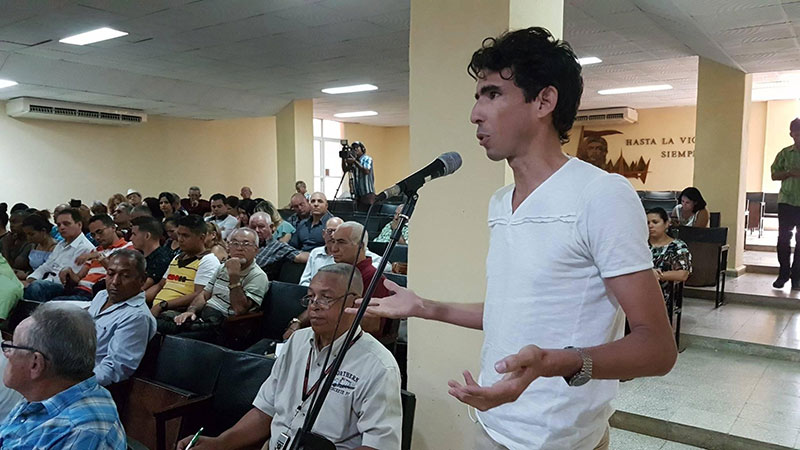 Periodistas de Las Tunas debaten temas sobre su gestión