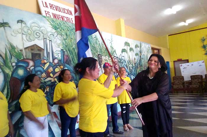 Abanderan delegación de Las Tunas a conferencia del Sindicato de trabajadores de la cultura