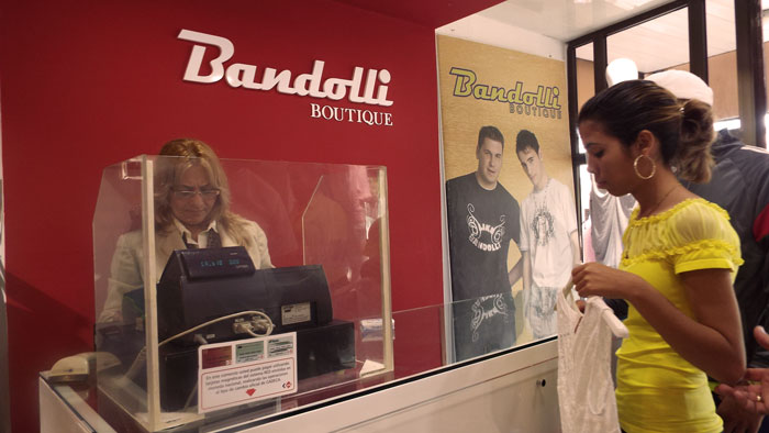 Sucursal Caracol en Las Tunas abre nueva tienda con productos de Bandolli 