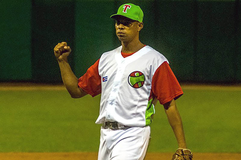 Civil gana efectiva combinación doble play para segmento elite de la 59 Serie Nacional de Béisbol