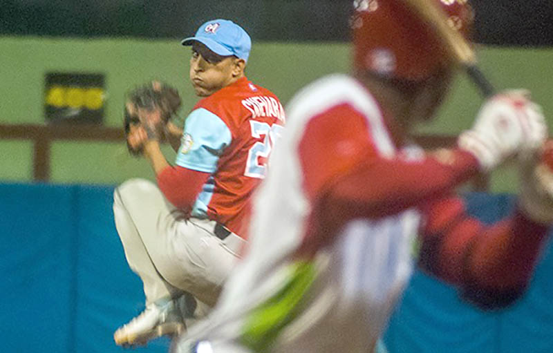 Civil gana efectiva combinación doble play para segmento elite de la 59 Serie Nacional de Béisbol