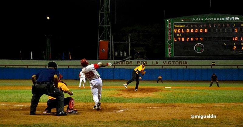 Leñadores arrasan con los Azucareros en el primer partido de la final del béisbol