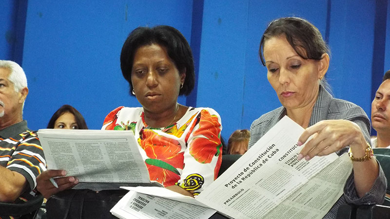Trabajadores de Radio Victoria discuten sobre el futuro constitucional del país Trabajadores de Radio Victoria discuten sobre el futuro constitucional del país