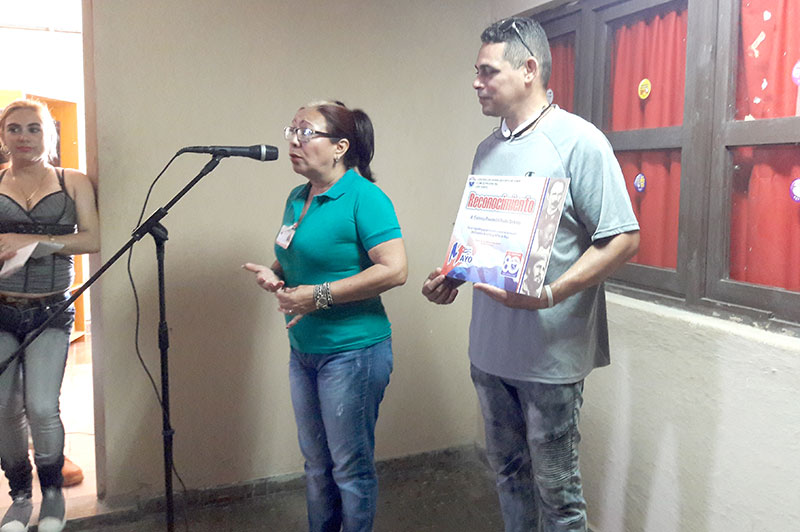 Reconoce la Central obrera en Las Tunas a emisora provincial Radio Victoria