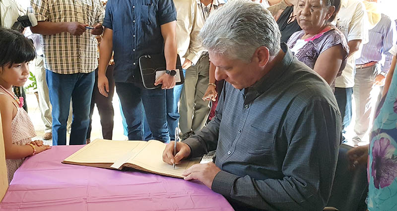 Miguel Díaz-Canel: las escuelas de arte son un premio al talento