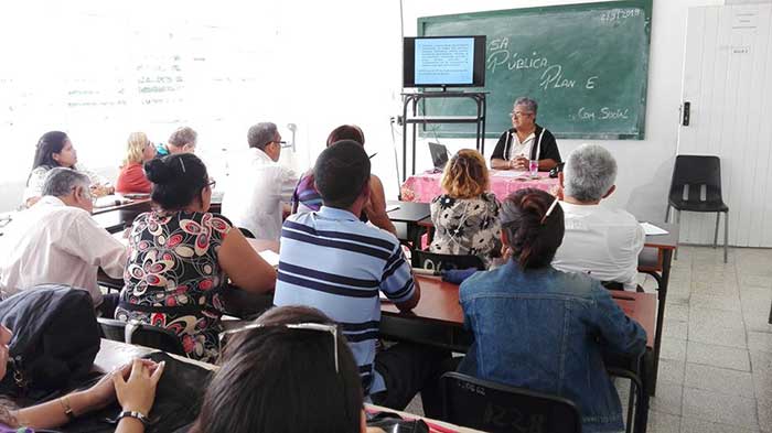 Defienden en Las Tunas el Plan de Estudios E para Comunicación Social Defienden en Las Tunas el Plan de Estudios E para Comunicación Social