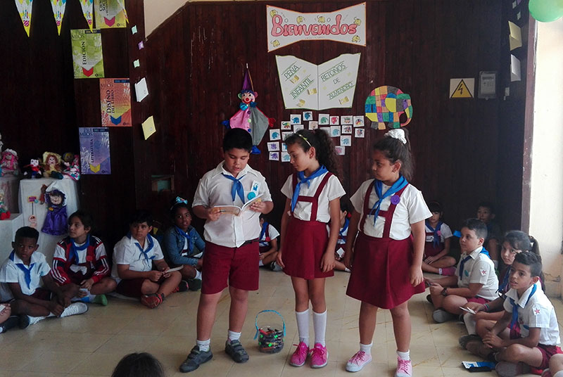 Retoño de Almendro nueva peña literaria infantil en Las Tunas Retoño de Almendro nueva peña literaria infantil en Las Tunas