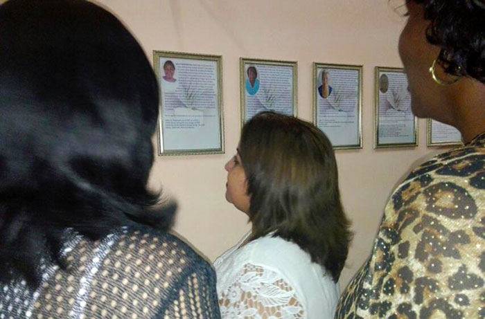Mujeres en Revolución rinden homenaje a Brígida Zaldívar Mujeres en Revolución rinden homenaje a Brígida Zaldívar