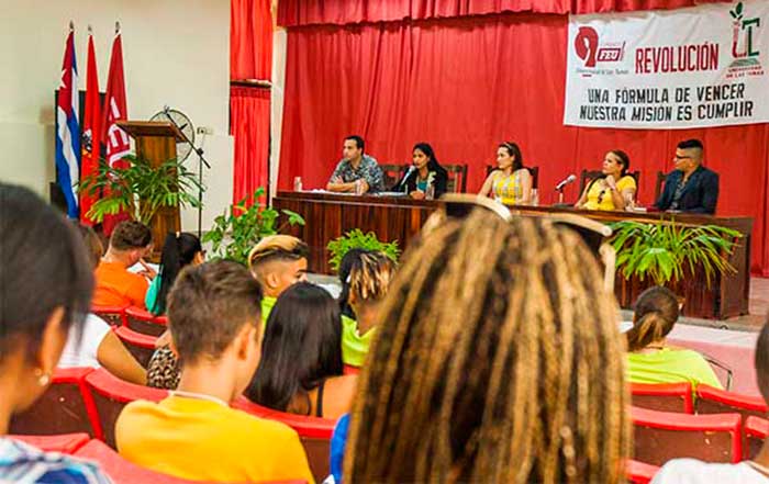 Estudiantes universitarios en Las Tunas debaten sobre su organización