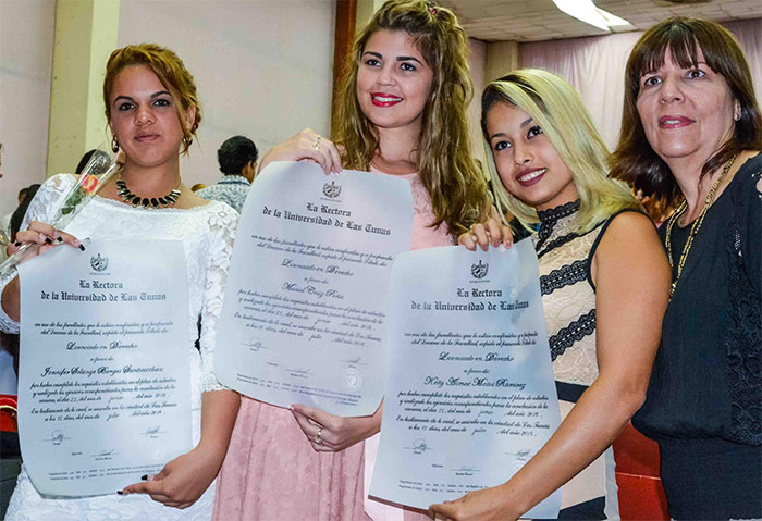 Otorga la Universidad de Las Tunas más de 550 títulos