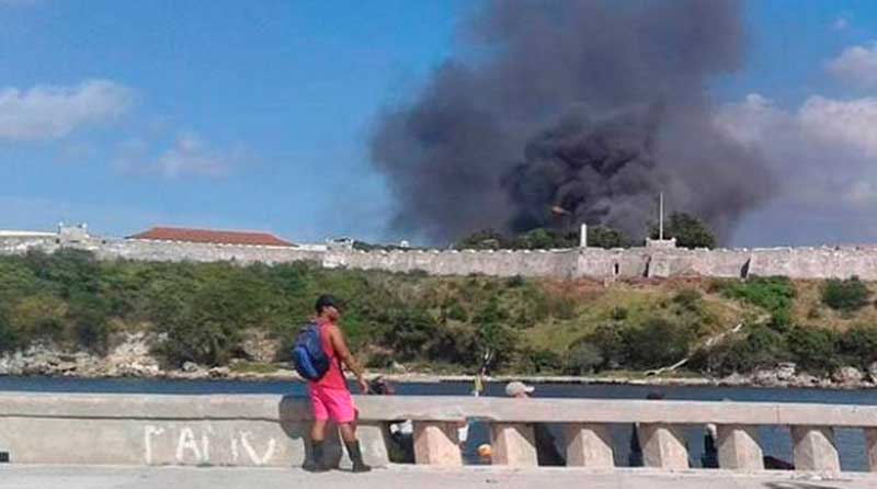 Sofocan incendio en fortaleza San Carlos de la Cabaña, en La Habana