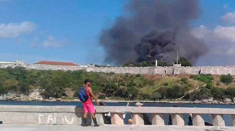 Sofocan incendio en fortaleza San Carlos de la Cabaña, en La Habana Sofocan incendio en fortaleza San Carlos de la Cabaña, en La Habana