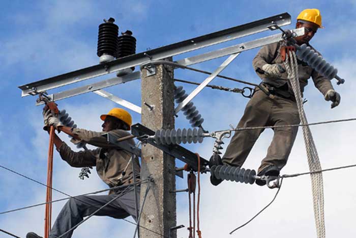 Etecsa y la Empresa Eléctrica garantizan la seguridad del trabajo en Las Tunas