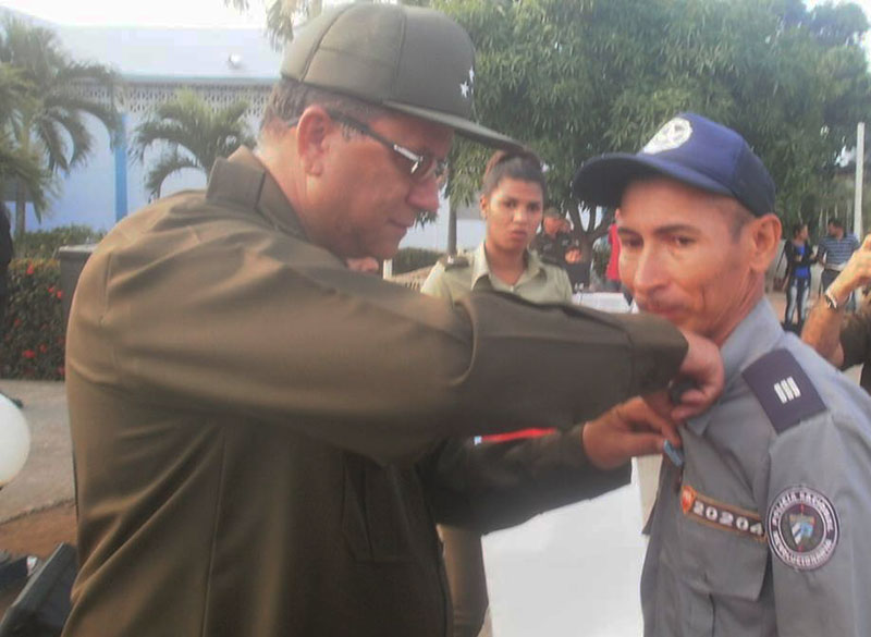 Aniversario de la Policía en Las Tunas: honor a quien honor merece Aniversario de la Policía en Las Tunas: honor a quien honor merece