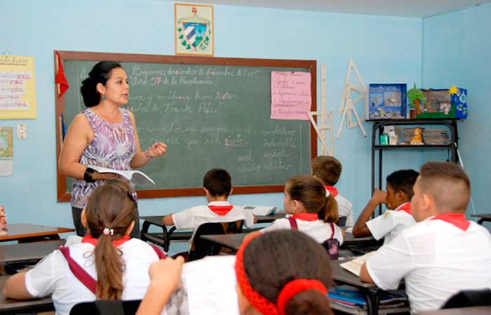 Los padres exigen buenos maestros para sus hijos, pero… ¿quieren los padres que sus hijos sean maestros?