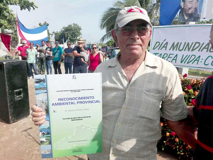 Entregan en Las Tunas máximos reconocimientos por la labor ambiental