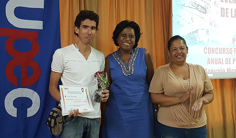 Entregan premios de periodismo Ubiquel Arévalo Morales