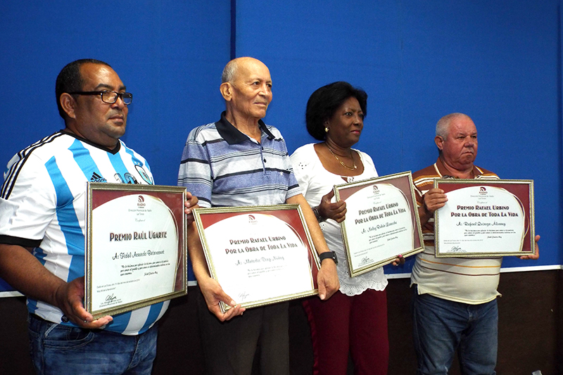 Premian a destacados radialistas de Las Tunas