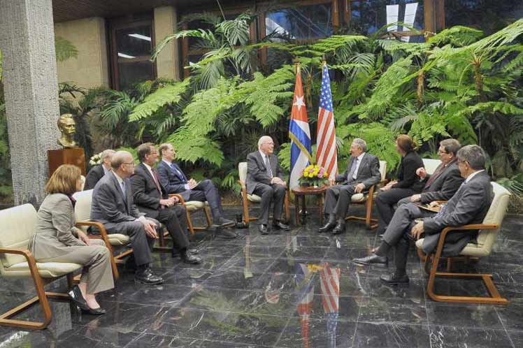 Presidente cubano intercambia con delegación del Congreso de EE.UU.
