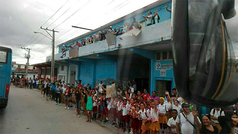 El pueblo camagüeyano ofrece calurosa bienvenida a los Leñadores, entre ellos al Leñador Alexander Ayala y Dariel Góngora.