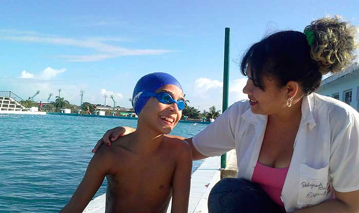 Una madre, un niño, y una historia que comienza Una madre, un niño, y una historia que comienza