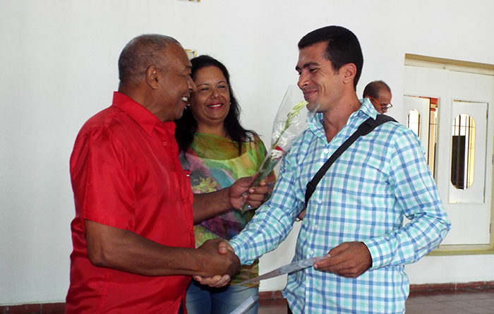 Entregan premios provinciales de periodismo en Las Tunas
