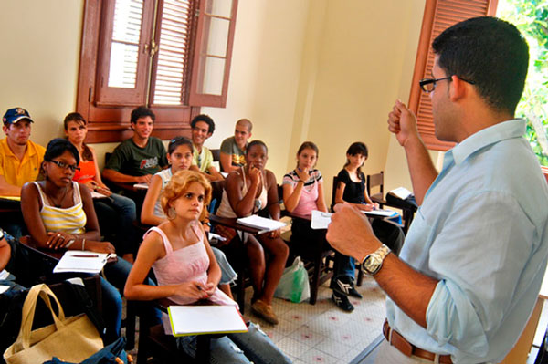 Celebran educadores de Las Tunas Día de la Ciencia Cubana