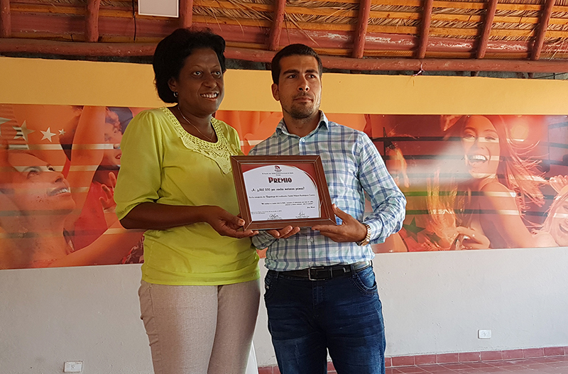 Premian a las mejores obras del Festival de Radio en Las Tunas Premian a las mejores obras del Festival de Radio en Las Tunas.