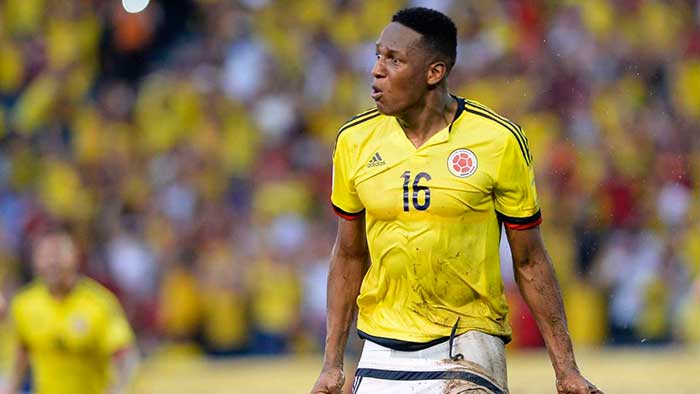 Barcelona oficializa fichaje del defensa colombiano Yerri Mina