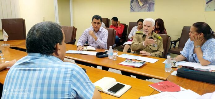 Viceprimer ministro Ramiro Valdés chequea trabajo de Metunas para unidad dos de Felton