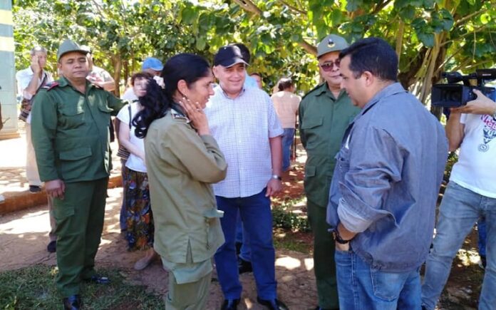 Reconocen en la capital esfuerzo de trabajadores eléctricos de Las Tunas