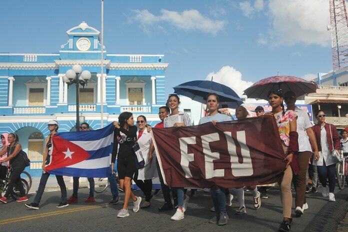 En las Tunas, homenaje a los ocho estudiantes de Medicina