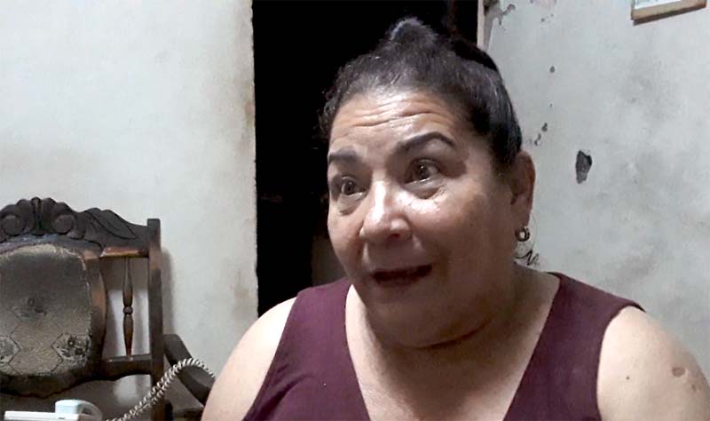 Integrantes de la Federación de Mujeres Cubanas debaten sobre problemáticas del barrio