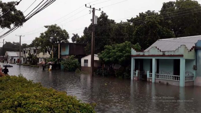 Intensas lluvias afectan a municipios de Amancio y Colombia