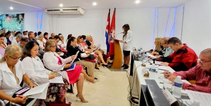 Efectúan en Las Tunas encuentro piloto de la Segunda Conferencia del Sindicato de la Salud