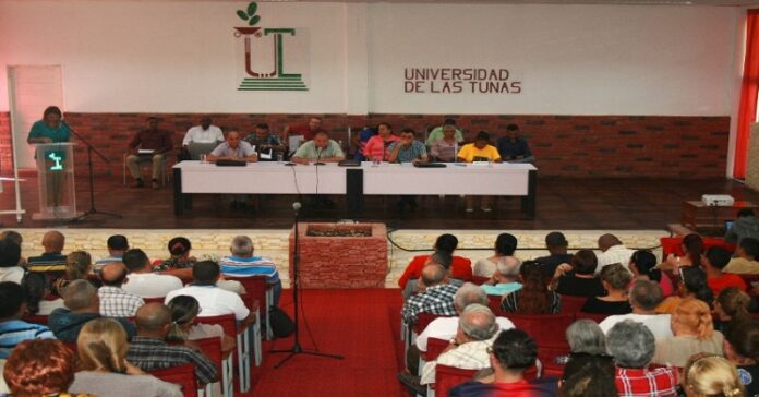 Las Tunas intercambian con profesores y estudiantes de las universidades del territorio